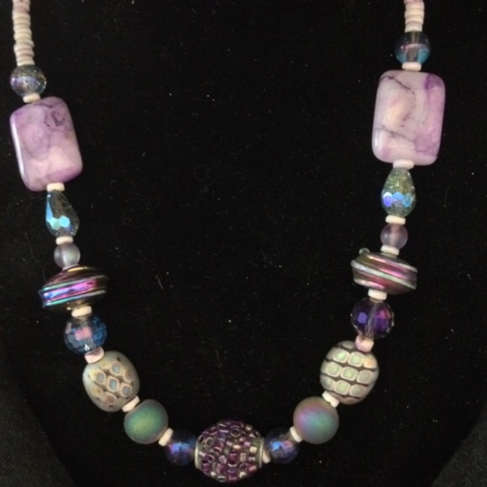 Purple iridescent necklace - Picture 6 of 6